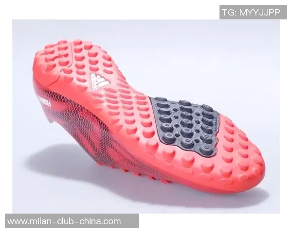 探索没鞋钉的足球鞋如何改变比赛体验与运动员表现的全新视角